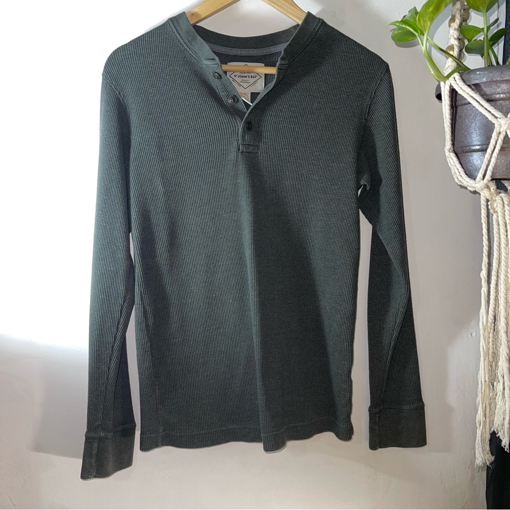 St. John's Bay Men's Long Sleeve Waffle Knit Henley Shirt Gray Size S